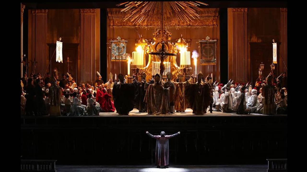Tosca backdrop
