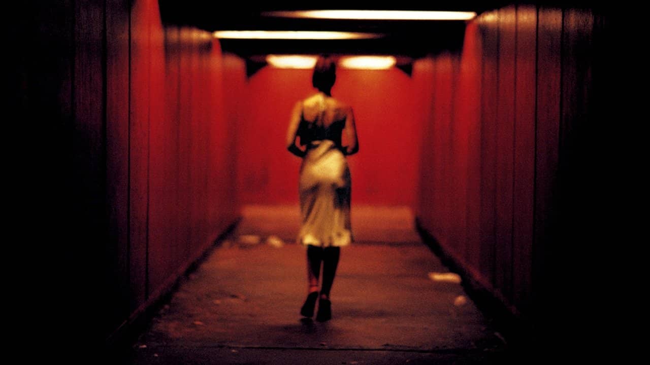 Irreversible backdrop