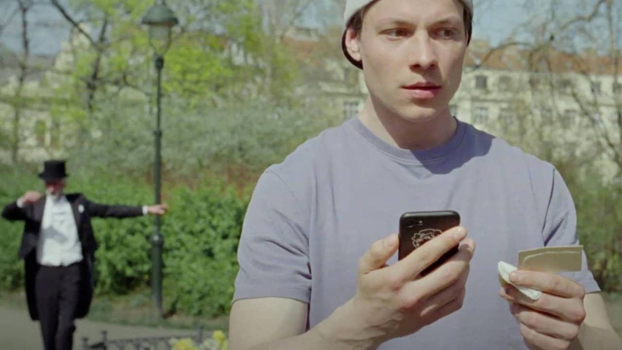 Nespěchej backdrop