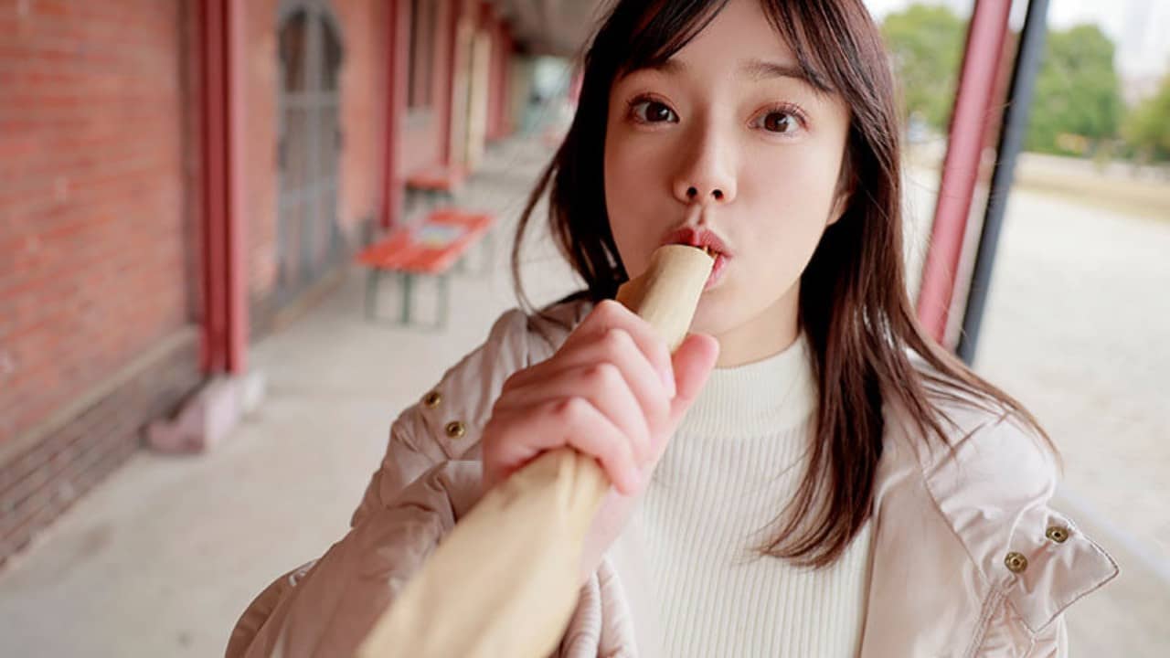 First stay date Rena Miyashita, holding hands, kissing, laughing, and then forgetting time and getting intertwined backdrop