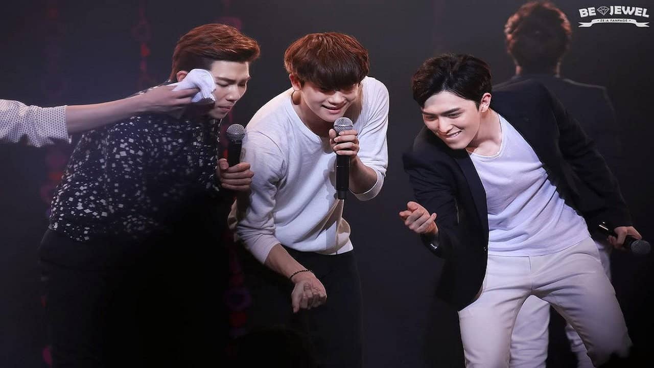 ZE:A JAPAN TOUR My Sweety backdrop