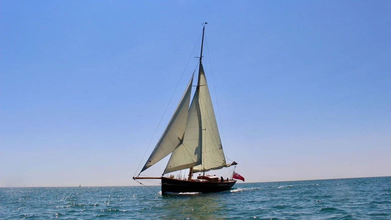 Britain By Boat backdrop