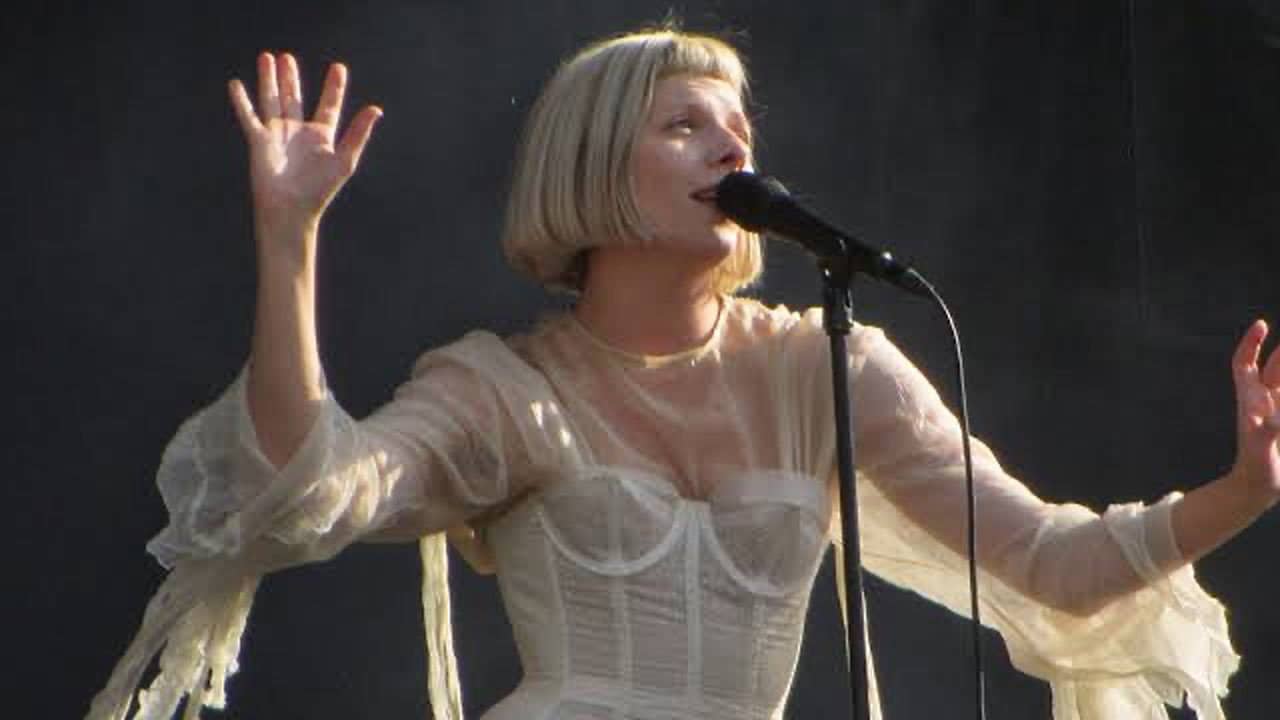 Aurora - Rock en Seine 2022 backdrop
