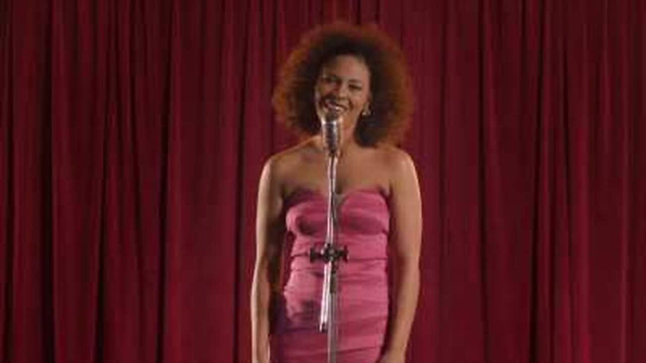 Dolores Duran: O Coração da Noite backdrop