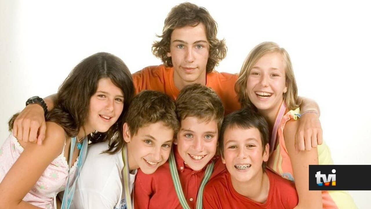 Clube das Chaves backdrop