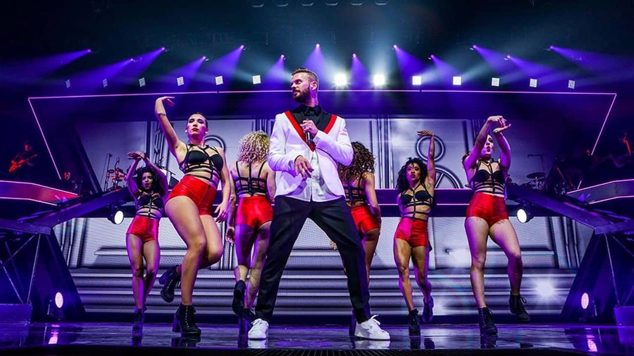 M Pokora -  Red Tour backdrop