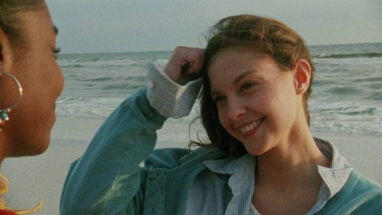 Ruby in Paradise backdrop