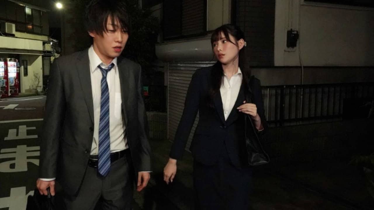 MIDV-271 歓迎会で終電を逃した僕に「先輩うちに泊まっていきます？」と肉食系の新卒女子が小悪魔な甘い囁き。誘惑に負けて何度もSEXした 新ありな backdrop