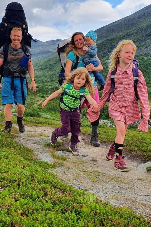 Äventyrsfamiljen Season 2 poster
