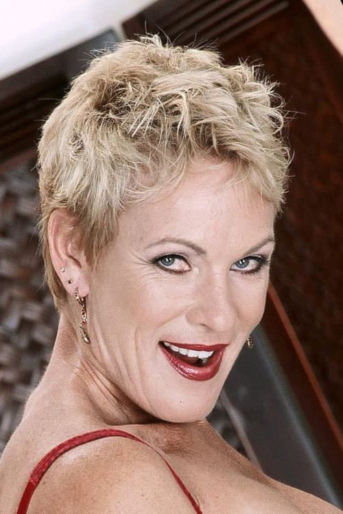 Julie Mandrews