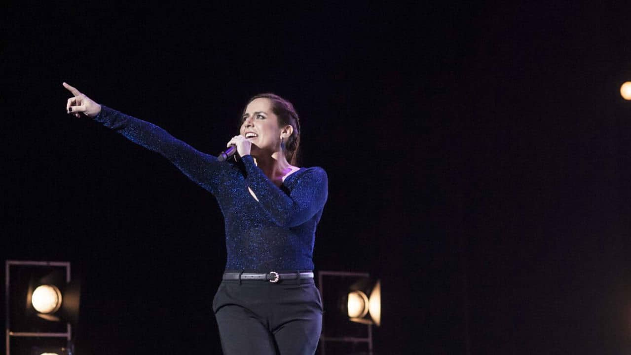 Natalia Valdebenito: El especial backdrop
