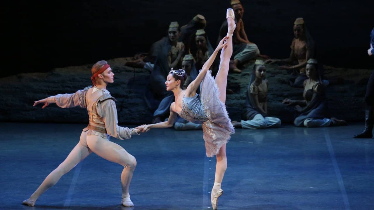 Le Corsaire backdrop