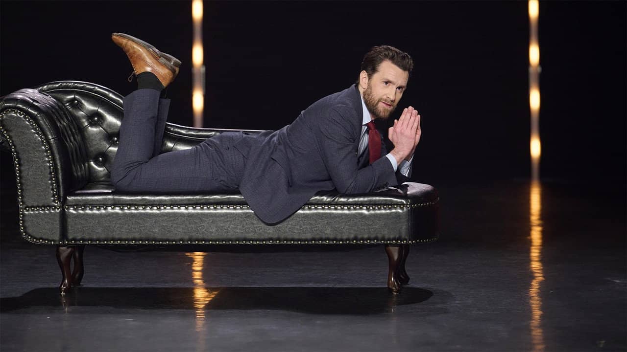 Pablo Mira dit des choses contre de l'argent backdrop
