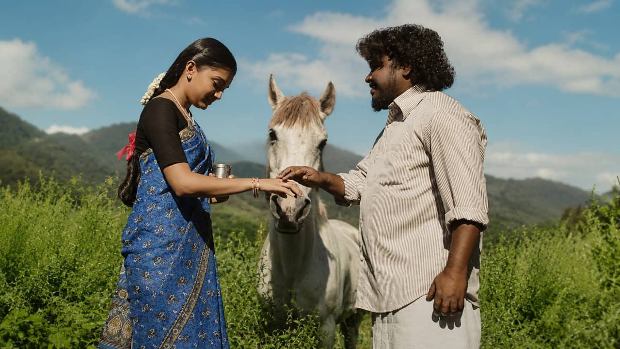 Azhagarsamiyin Kuthirai backdrop