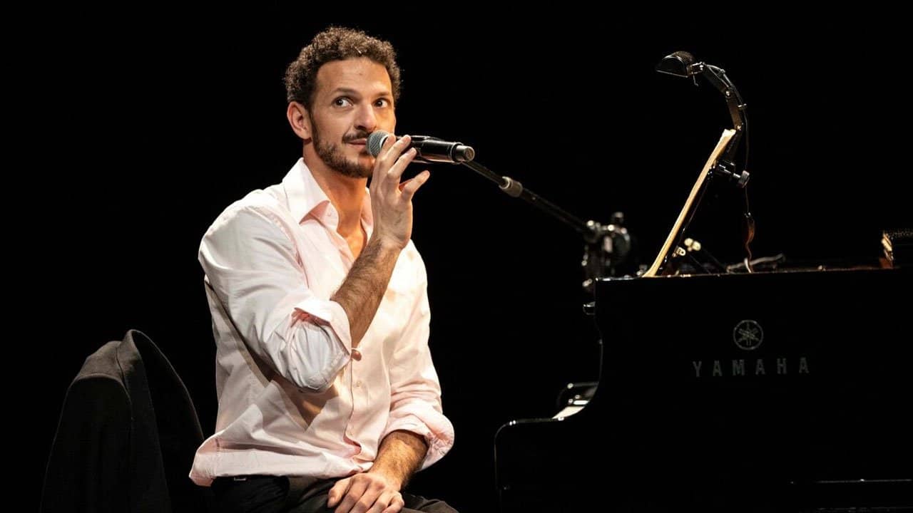 Vincent Dedienne - Un soir de Gala backdrop