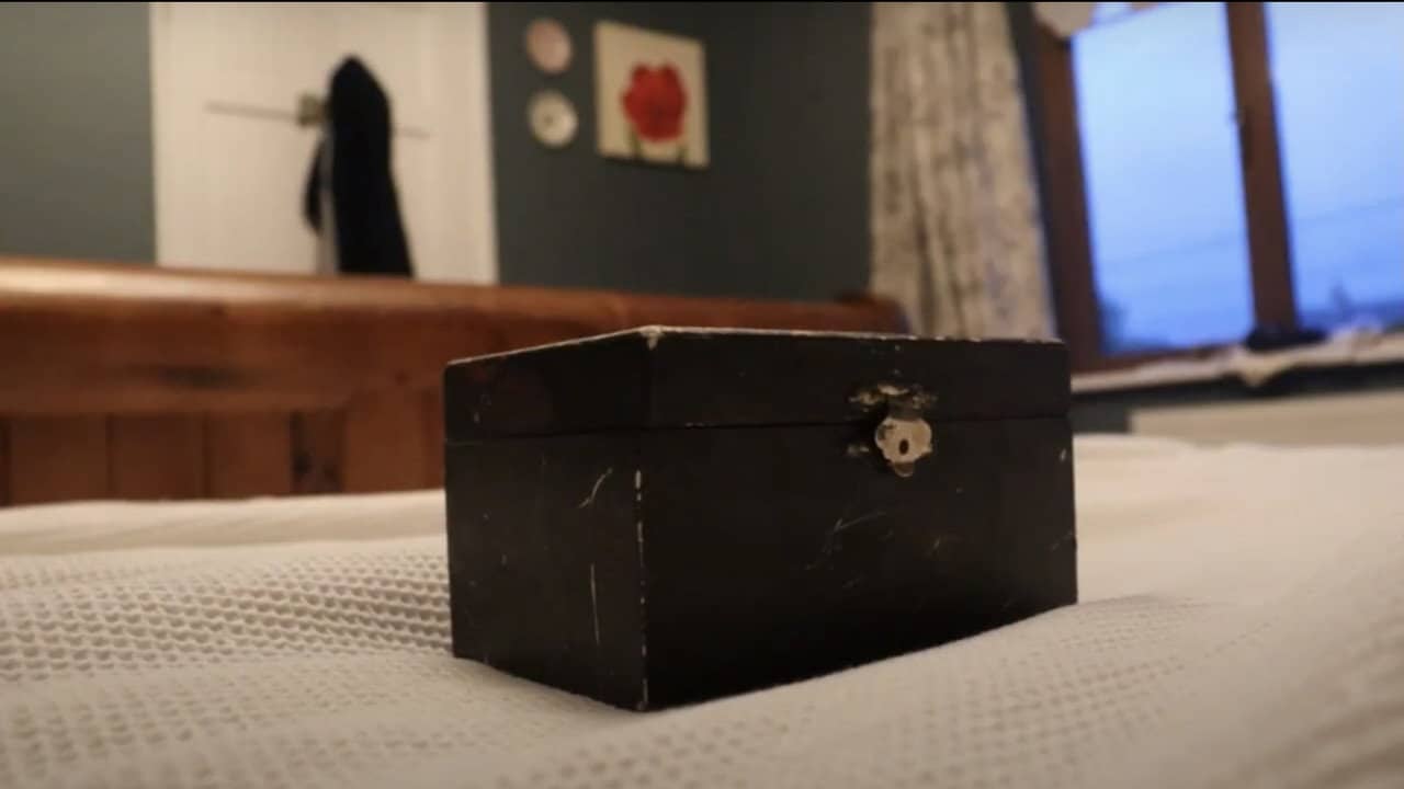 Lily’s Box backdrop